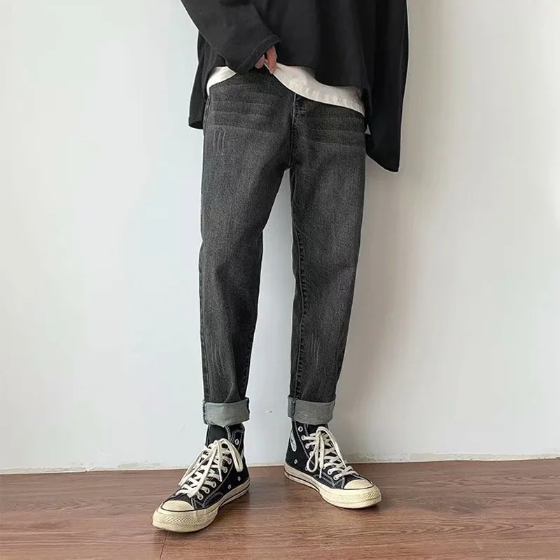 

Hong Kong style 2021 spring jeans boys loose straight trend Korean new handsome black student casual teenager harem pants men
