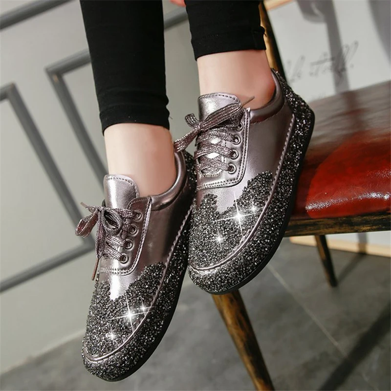 

Korean version of the 2020 spring new color rhinestone sequins sports and leisure flat shoes lace round head women's shoes