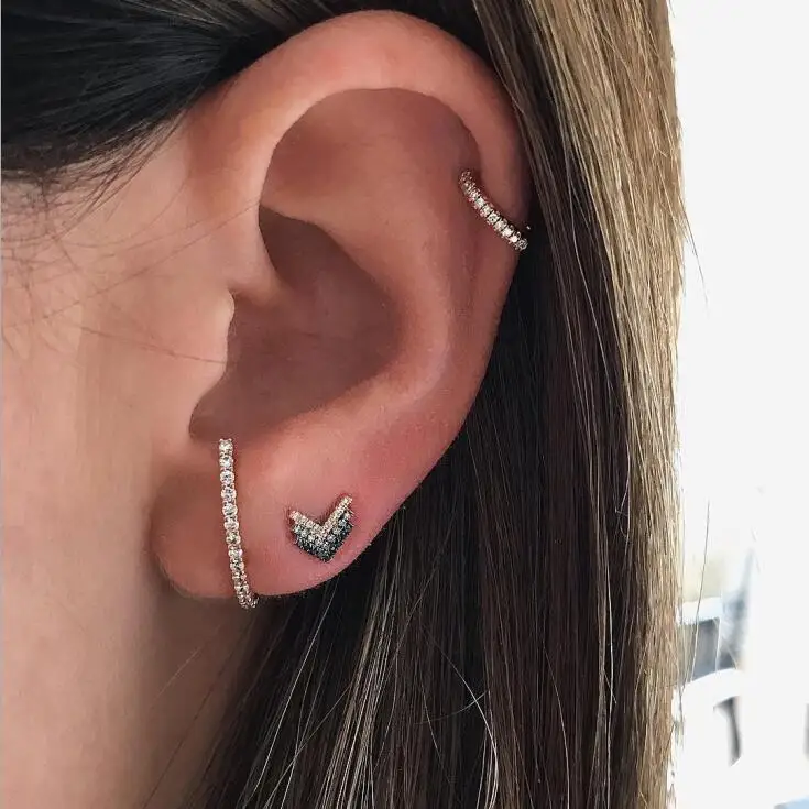 Женские Эффектные серьги-гвоздики со стрелкой из CZ в форме буквы V многократные с