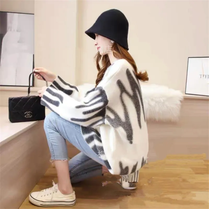 

Cool Korean Fashion Khaki Stripes Print Loose Sweaters Women Winter Hip-Pop Oversized Long Pullovers Streetwear Female Outerwear