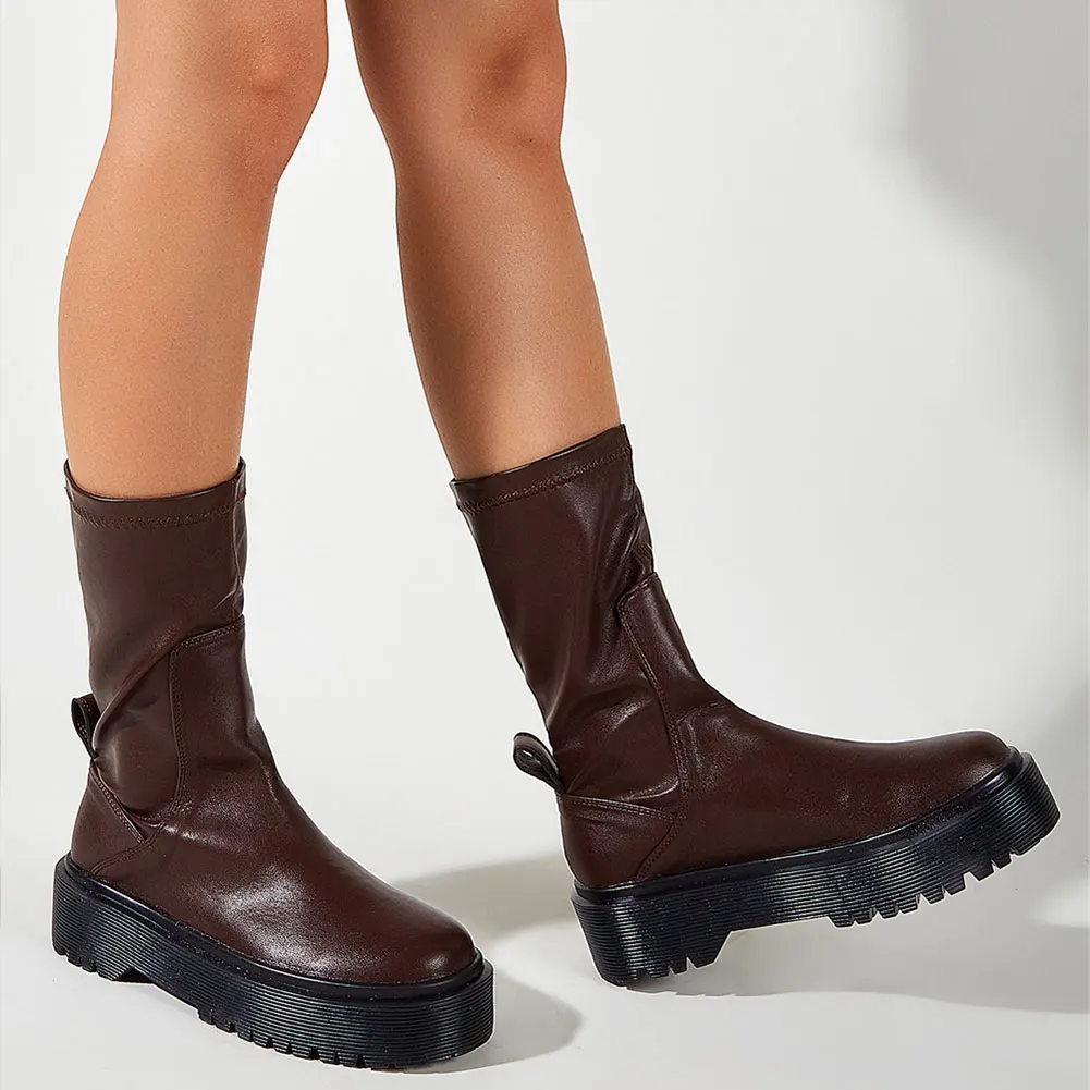 Женские ботинки на массивном каблуке GIGIFOX коричневые платформе без застежки