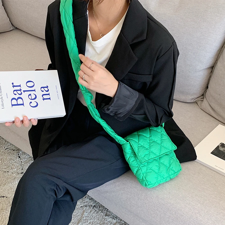 

2022 Casual Mini Shoulder Bag Design Quilted Down Women's Crossbody Bag Fashion Korean Style Winter Messenger Bags Small Purse