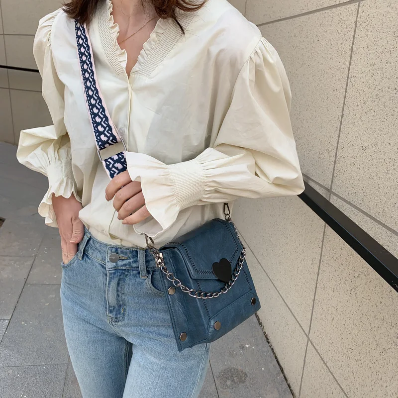 

New Small Rivet Chain Shoulder Bag Casual Vintage Handbag Crossbody Bags for Women Phone Pocket Girl Purse Mini Messenger Bags