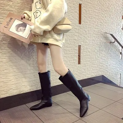 2019 г. Новые ботинки с острым носком на толстой плоской подошве женские тонкие