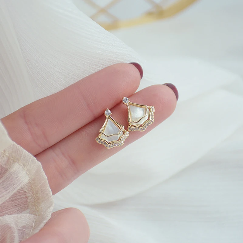 

Charm Shell Fan-shaped Crystal Exquisite Earrings for Women Brilliant AAA Zirconia Stud Earring Brincos Korean Jewelry Gifts