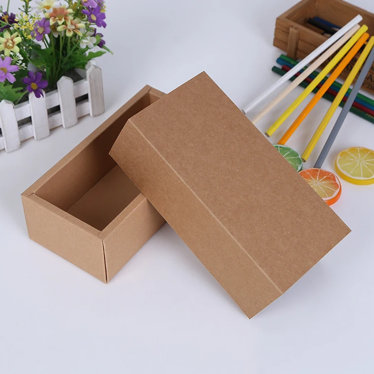 коричневая коробка. упаковка маленьких подарков. упаковка мелких. крафтовая коробка для конфет. небольшие коробочки для подарков.