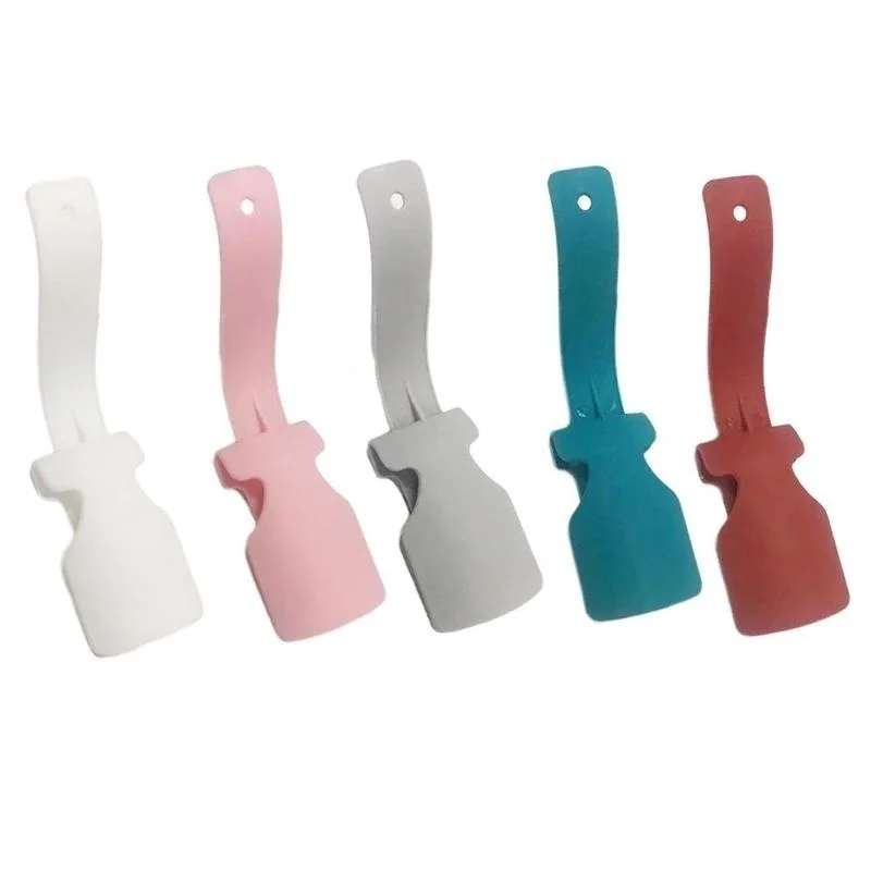 

2pcs 17cm Shoe Horns Unisex Professional Lazy Shoe Helper Shoe Lifter Tool Plastic Shoe Horn Spoon Shoes Accessories