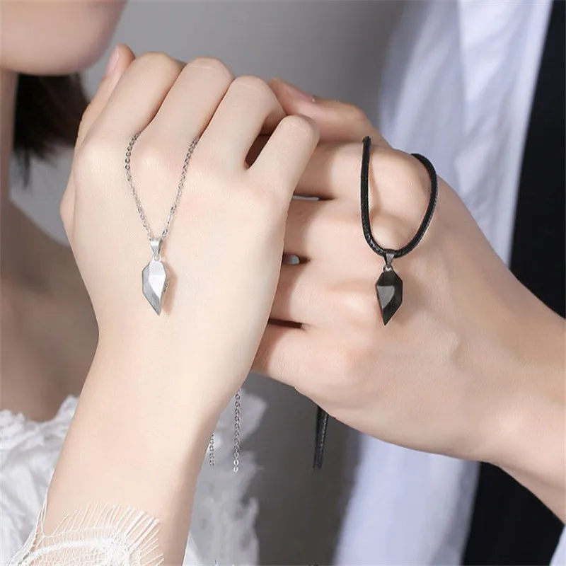 1Pair Magnetic Couple Necklace For Lovers Gothic Punk Heart Pendant Men Wedding Jewelry Valentine's Day Gift  Украшения