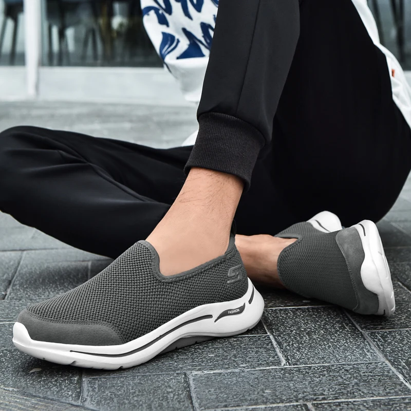 Бестселлер спортивные кроссовки для мужчин тренировочные бега легкие носки