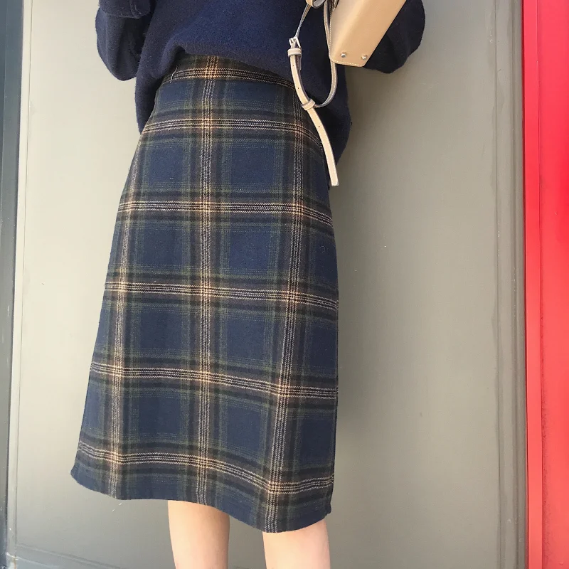 

2023 New Woman Mid-long Skirt Female High Waist Plaid Printed Skirt Autumn and Winter Ladies Elegant Retro A-line Skirts A44