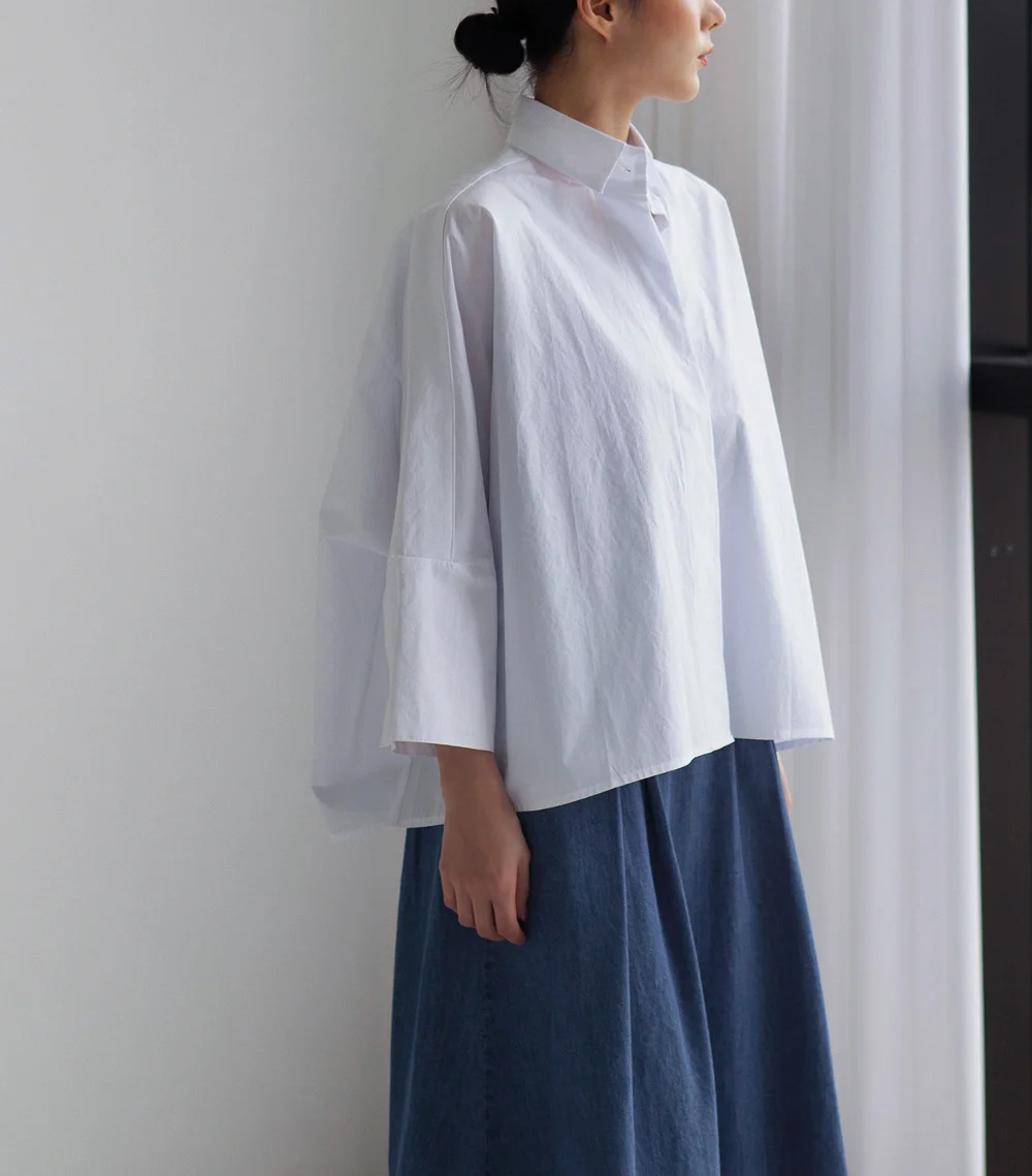 

LANMREM Loose Casual White Shirt For Women Turn Down Collar Long Sleeve Single Breasted Female Simple Top 2021 Autumn New 2C2025