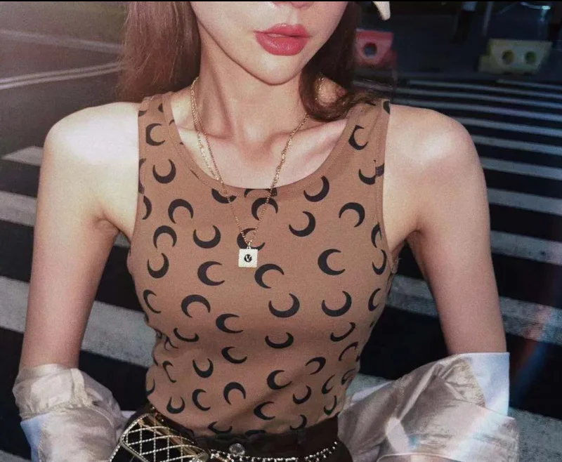 

2021 Summer New Fashion Classic Moon Print Luxury Design Tight Strap Cut-out Sleevel Sexy Vest Top Women M2