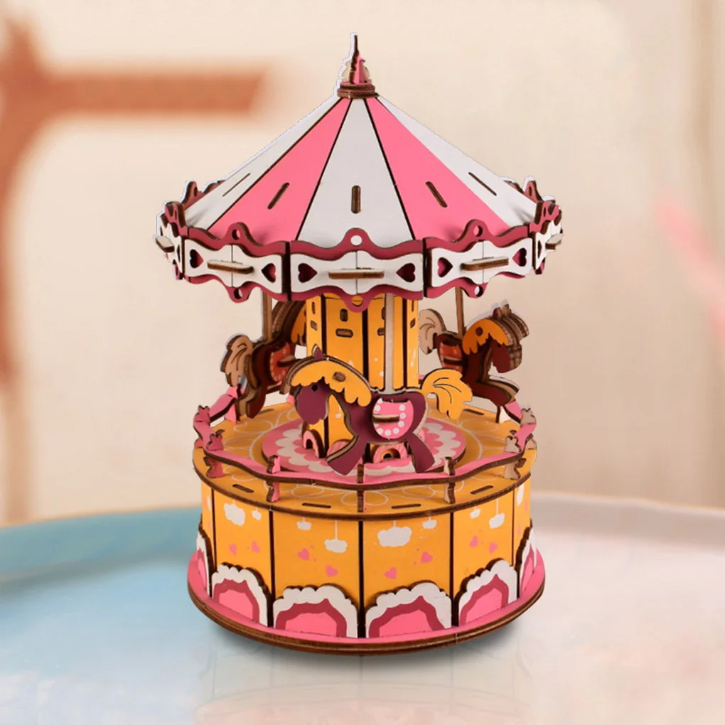 Деревянная музыкальная шкатулка декоративная карусель лошадь подарок на день