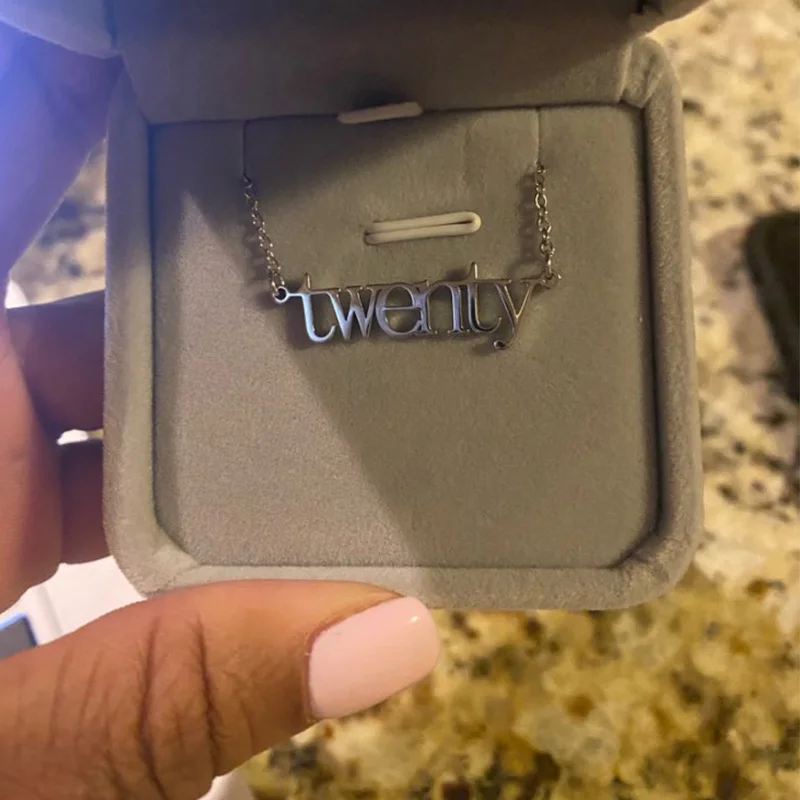 

Очаровательное ожерелье с именем на заказ, позолоченное ожерелье из нержавеющей стали для женщин, чокер с буквами и короной, ювелирные изде...