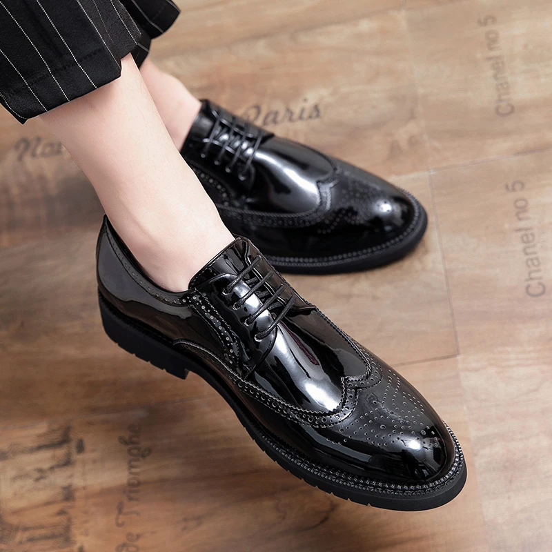 

brand designer men fashion wedding party dress patent leather shoes black oxfords bullock shoe carving brogue sneakers zapatos