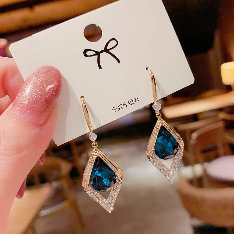

Geometric diamond ear hook earrings atmospheric pendant pendant femininity fashion personality long South Korea ear ornaments