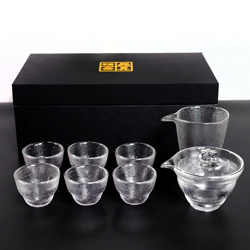 

Kitchen,Dining & Bar