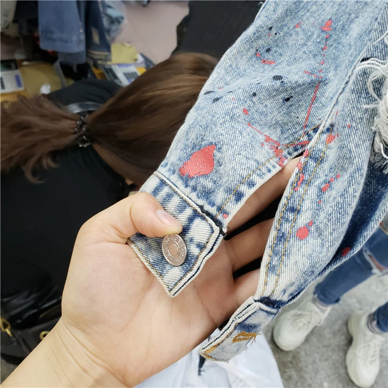 Весеннее джинсовое пальто с принтом граффити и блестками, с длинным рукавом, с жемчугом, свободная джинсовая куртка Harajuku BF, верхняя одежда с дырками