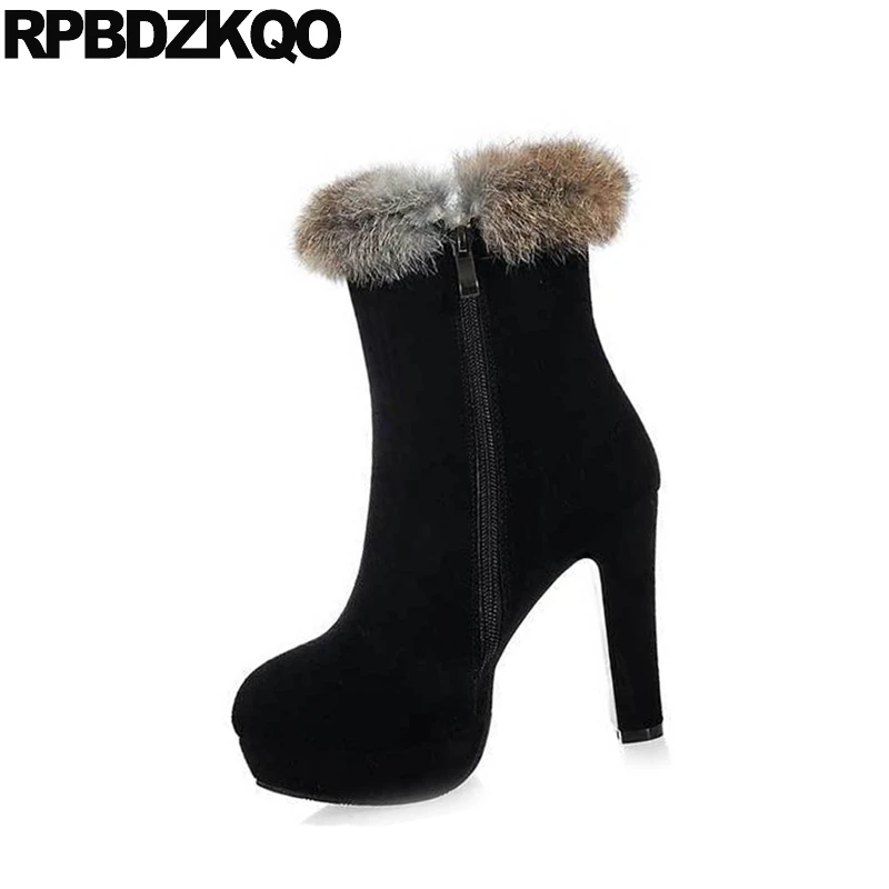 Женские ботинки с мехом черные ботильоны на высоком массивном каблуке роскошные