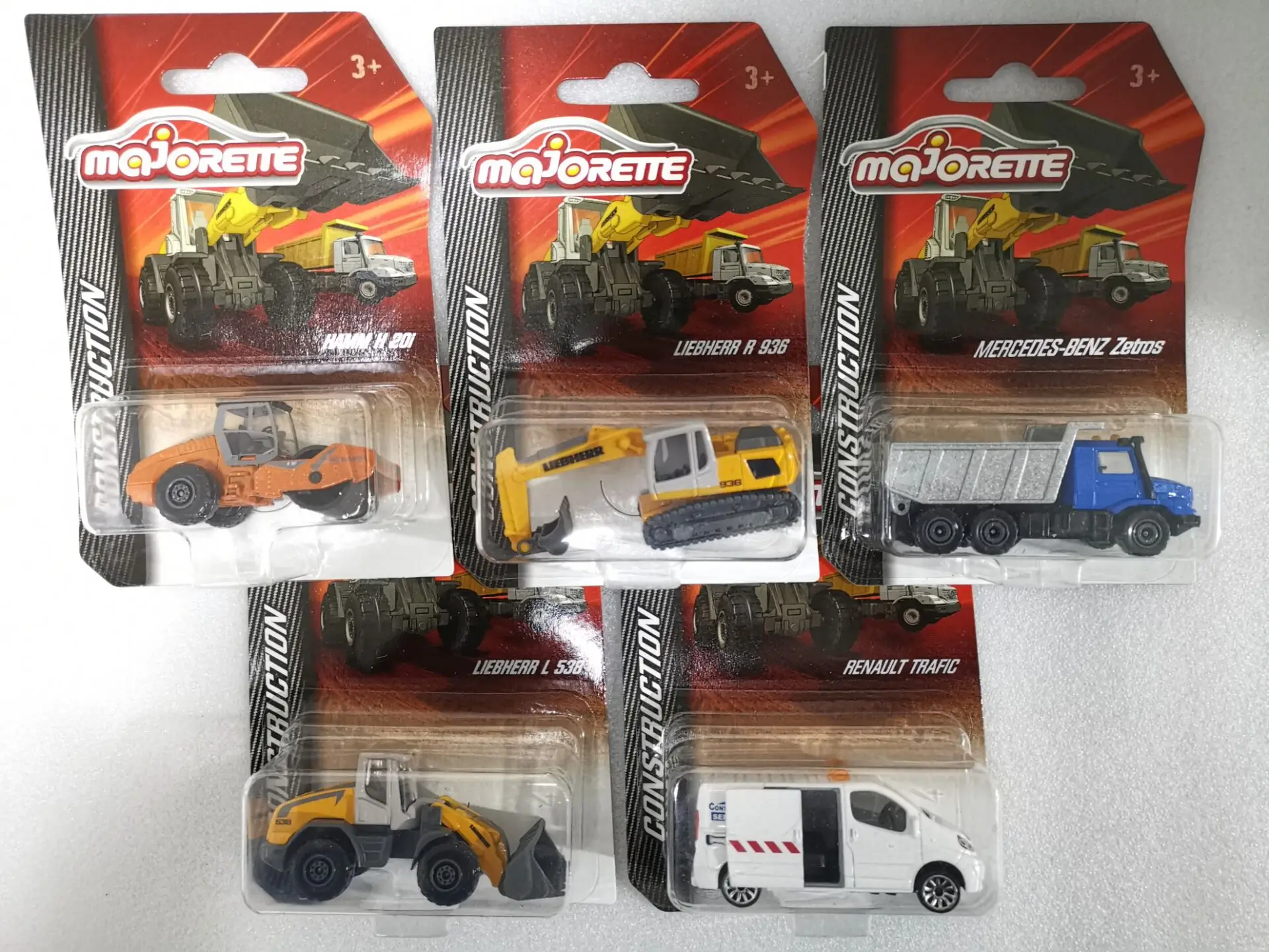 

Majorette 1/64 Nissan Toyota corolla dodgers porsche Ford