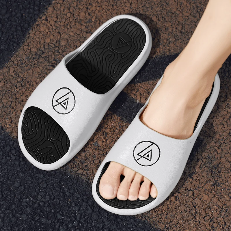 

Slipper men's fashion outdoor summer household fashion wear Korean version personalized bathroom flip-flops men beach flip flops