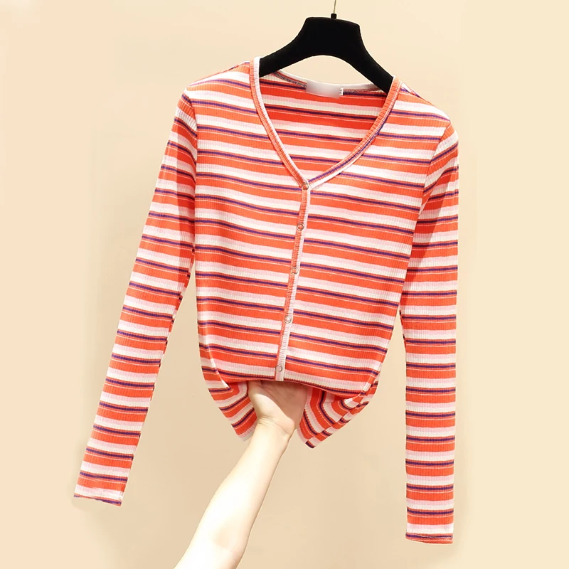 Женская футболка JMPRS в радужную полоску осенняя трикотажная с V-образным вырезом