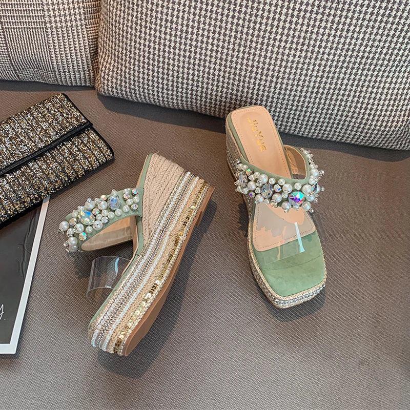 Жемчужные ремешки комнатные туфли на высоких каблуках Модные женские танкетке