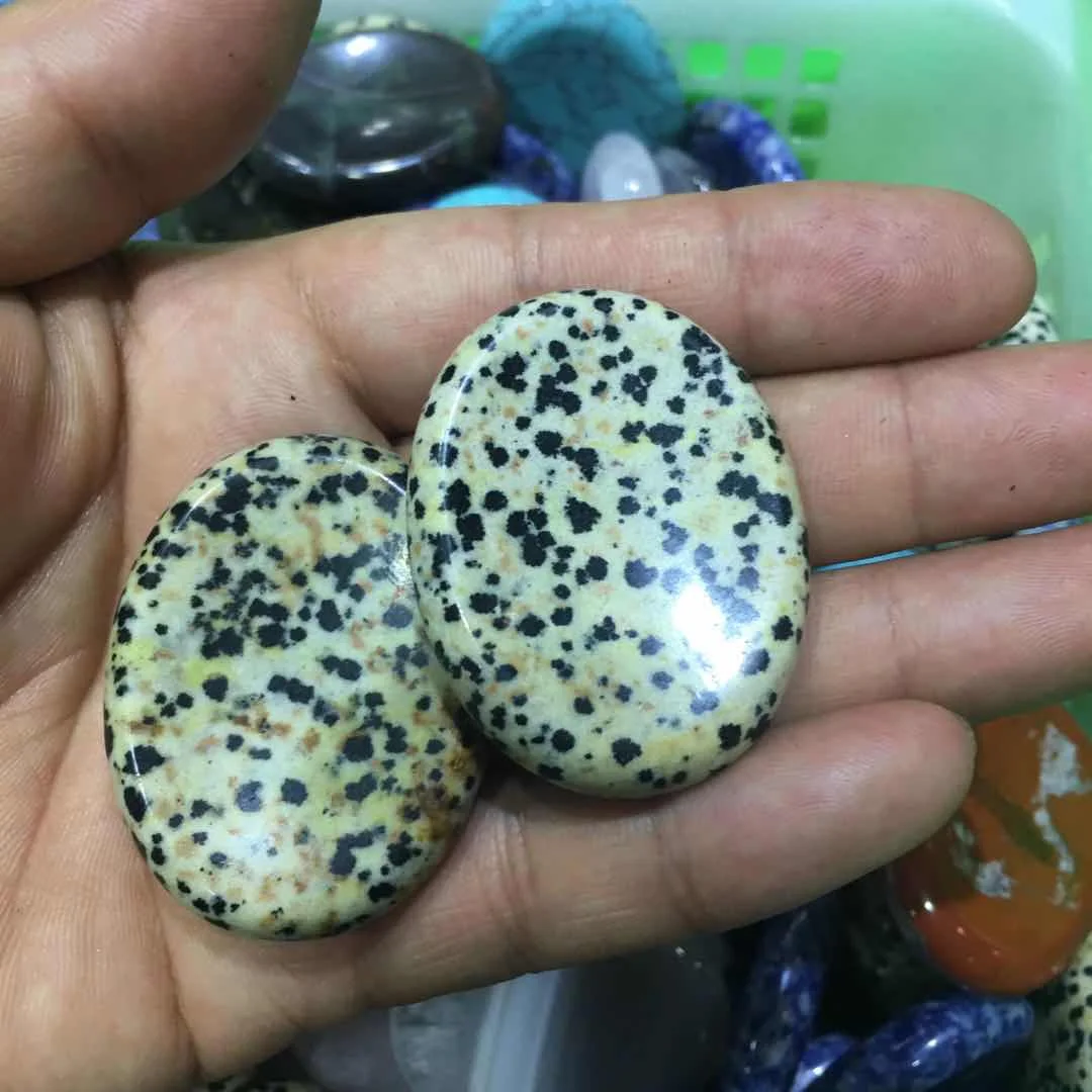 

MOKAGY, натуральная далматинская яшма, кварцевый кристалл, Овальный массажный камень, 1 шт.