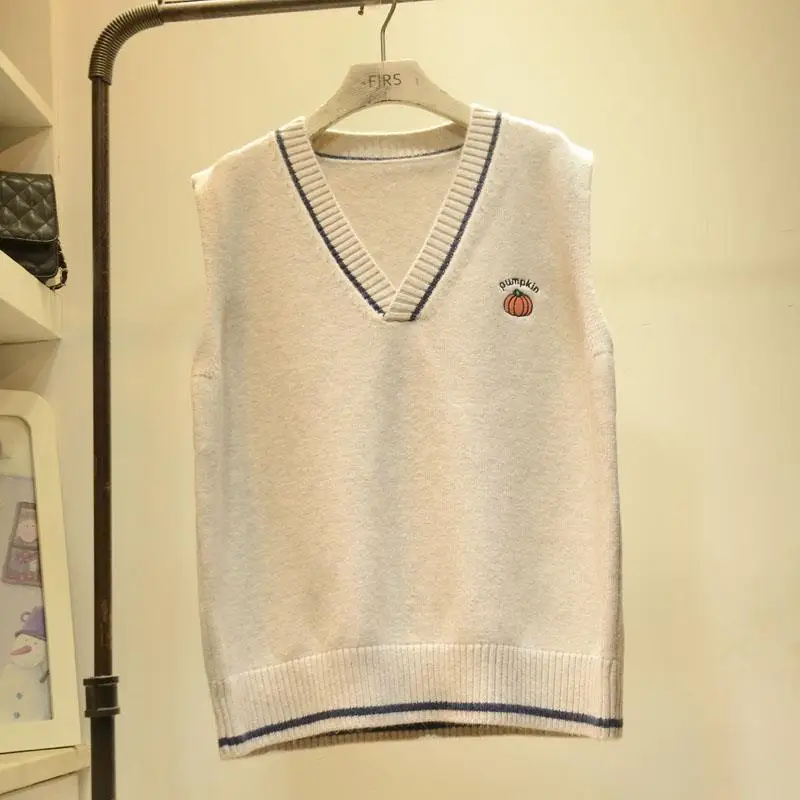 

Spring And Autumn New V-neck Sleeveless Sweater Vest Women's Outer Wear Embroidered Knitted Pullover Top Loose All-match