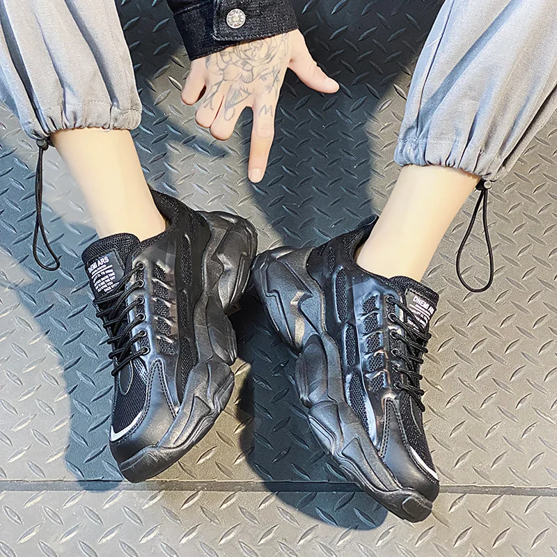 

2021 Spring Men's Fashion Sneakers New Mesh Breathable Low Top Jogging Shoes Simple Lace-up Soft Bottom Running Shoes
