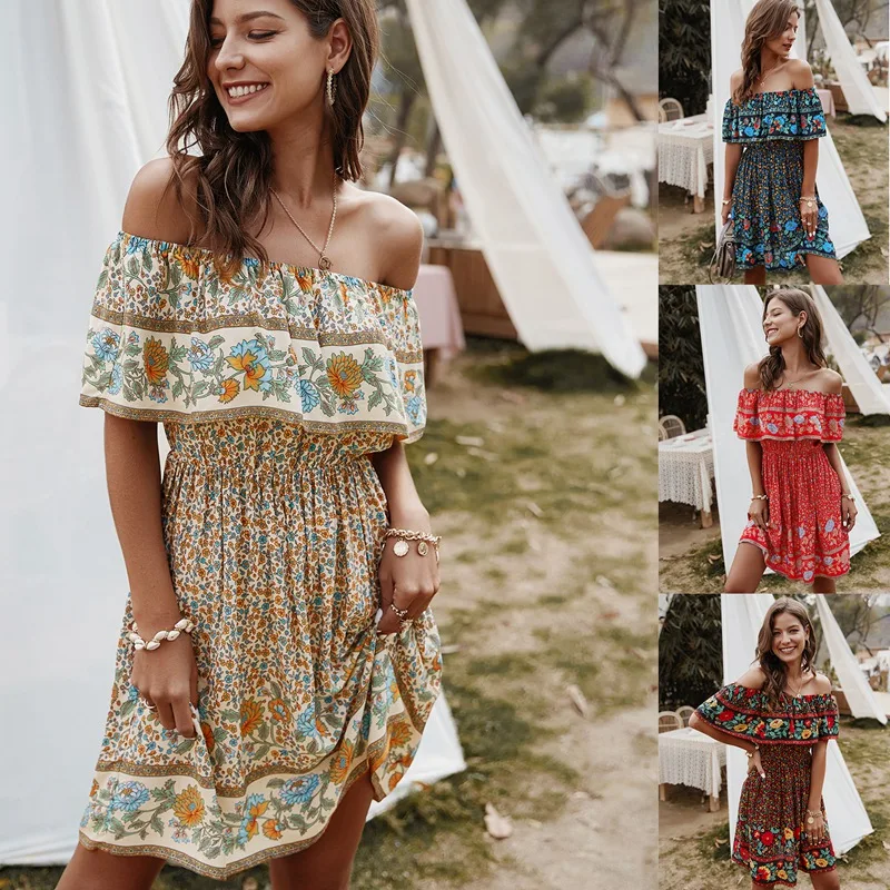 Женское летнее платье с открытыми плечами и оборками в богемном стиле цветочным