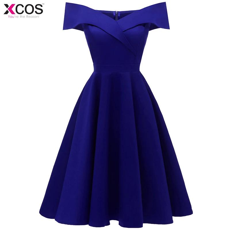 Темно-синее коктейльное платье дешево с открытыми плечами короткими рукавами на