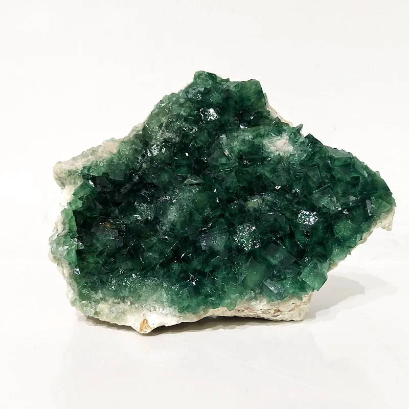 Natural stones Pyroemerald Crystals Raw Mineral Desk Decoration Real Green Fluorite Witchcraft Supplies Spiritual Healing Chakra