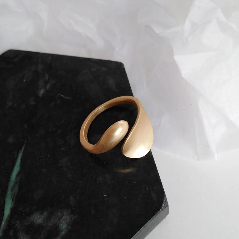 

Trendy Metallic Texture Art Design Beautiful All Match Couple Rings Creative Simple Personality Rings Jewlery for Women Gift