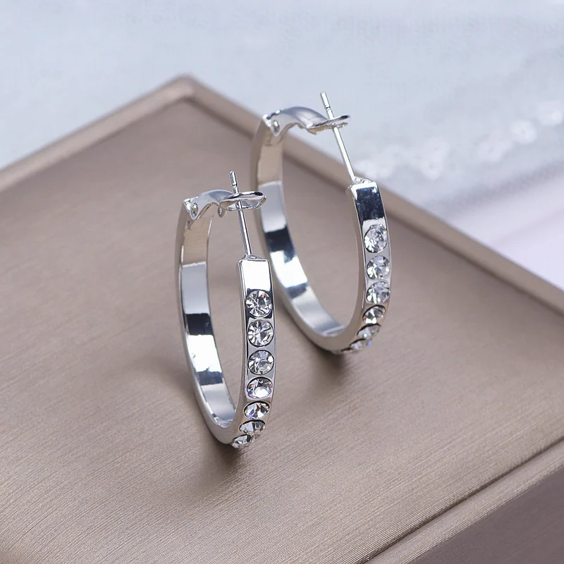 Серьги кольца женские большие с кристаллами классические ювелирные украшения