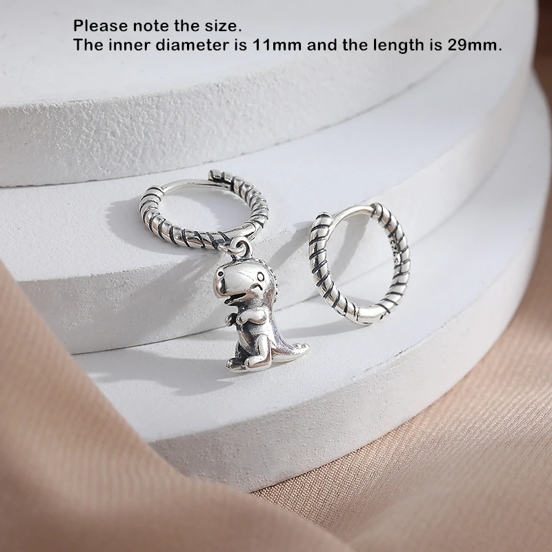 Серьги Серебряные в форме рога асимметричные динозавра | Украшения и аксессуары