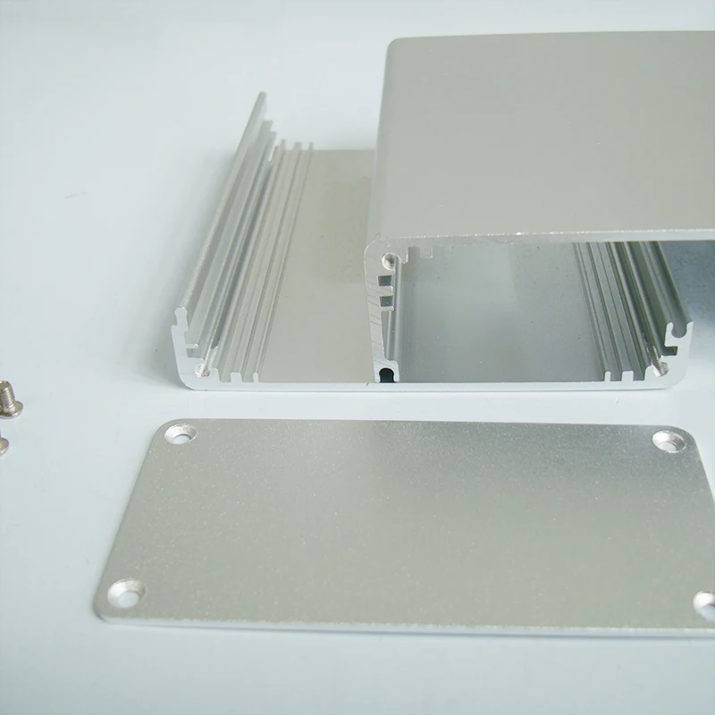 Чехол-накладка для электроники алюминиевый корпус 44 (в) x90 (Ш) x100 (Д) мм 8199 1 шт. |