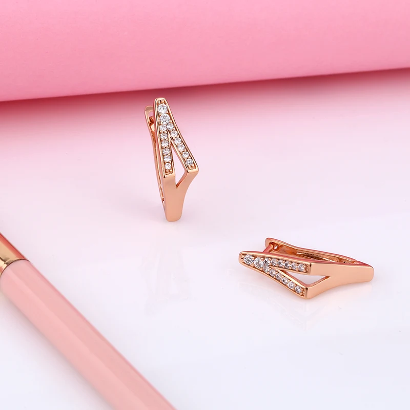 Женские сережки подвески OCESRIO из золота 585 пробы с объемным геометрическим узором