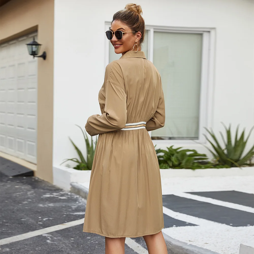 Модное платье трапециевидной формы с длинными рукавами пуговицами и