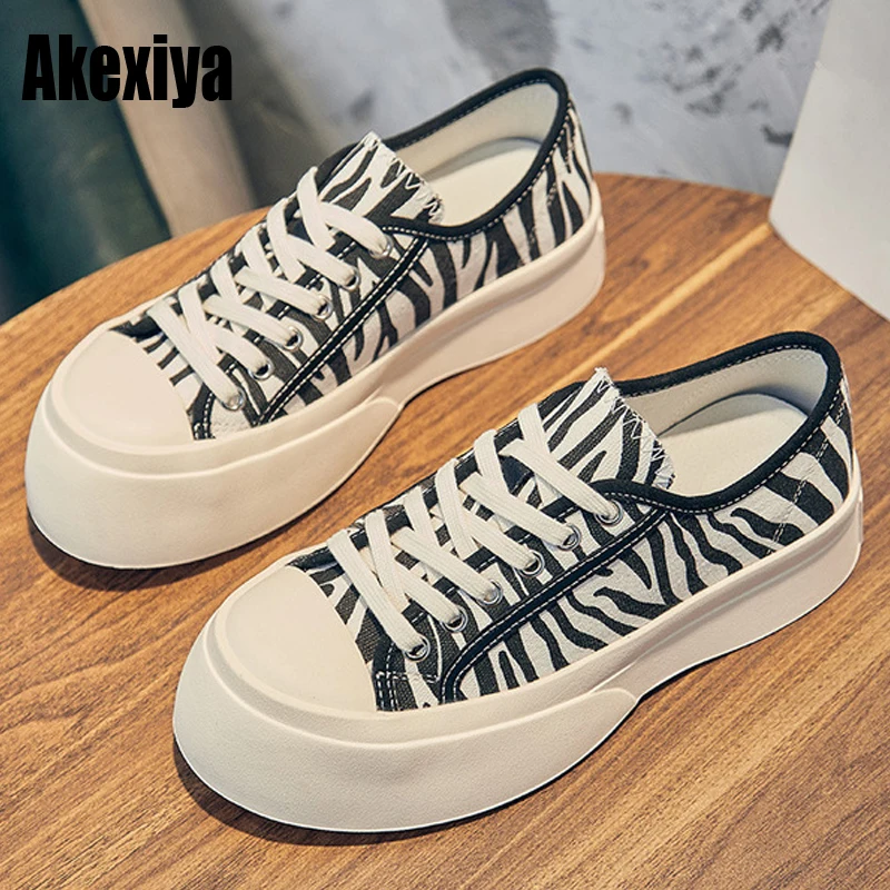 

Кеды женские на платформе, Вулканизированная плоская подошва, средний каблук, шнуровка, узор Зебра, повседневные, BC1229