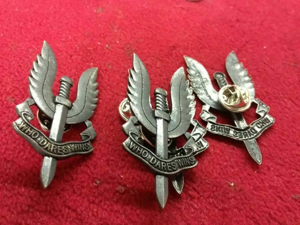 Пара WW2 Британский специальный воздушный Услуги SAS Кто смеет побед медаль значок
