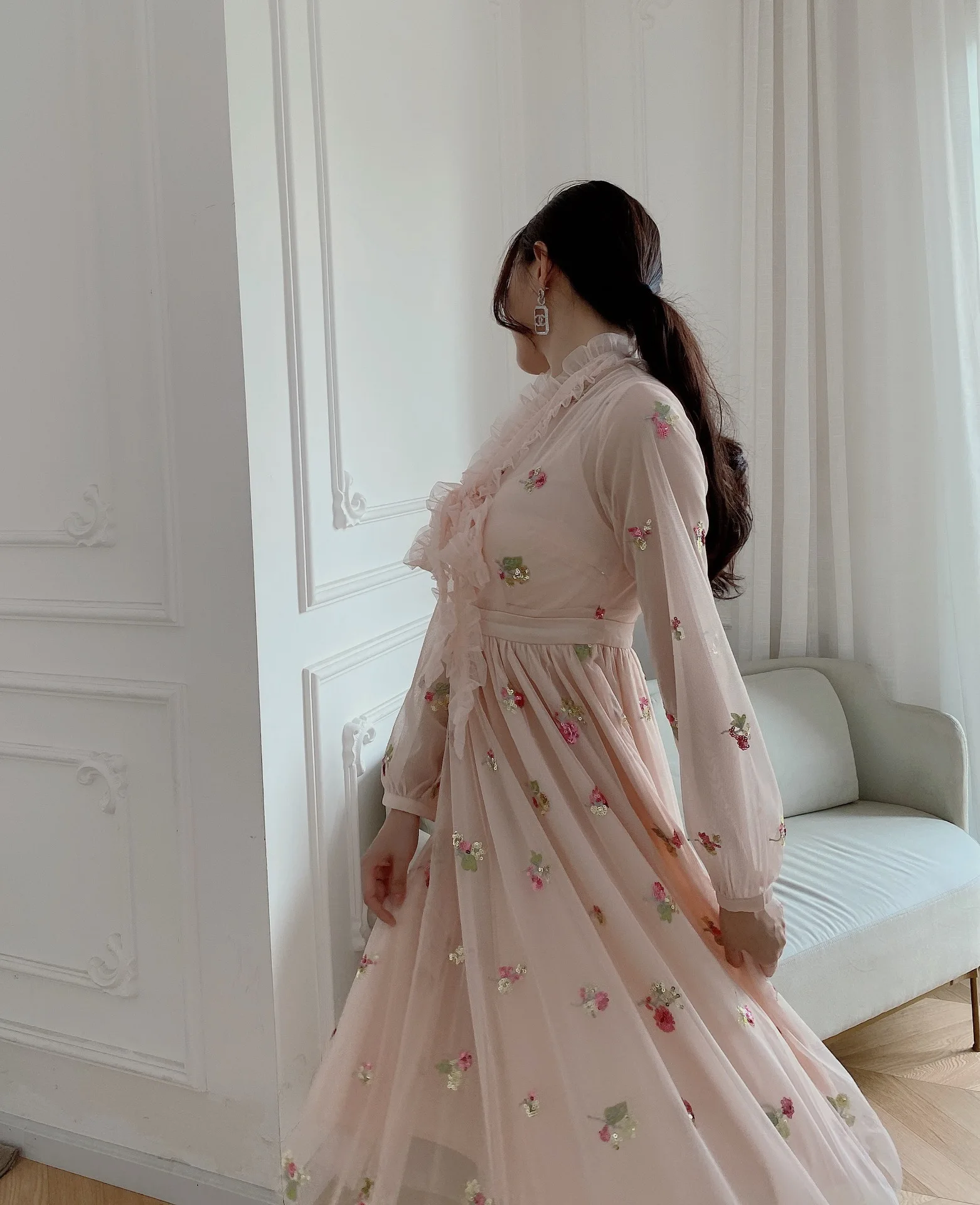 

Baby Yang Ying star's new pink embroidery in spring and summer of 2020