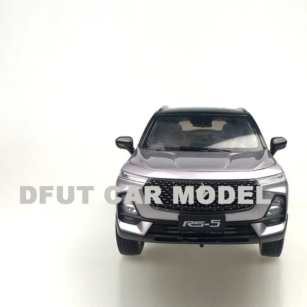 Модель автомобиля из литого металлического сплава BAOJUN в масштабе 1:18 модель