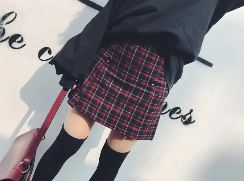 Юбка-мини шерстяная трапециевидная с завышенной талией на четыре пуговицы