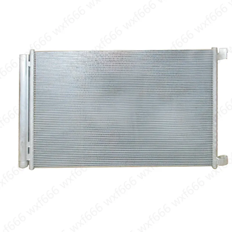 Автомобильный резервуар охлаждающей воды охладитель конденсатора подходит для