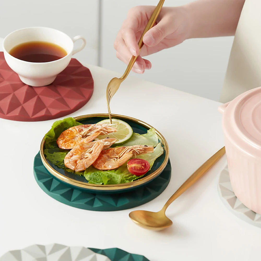 

4Pcs/Set Silicone Mat Thicken Creativity Anti-Scalding Pot Pad Kitchen Anti-Scald Table Mat Plates Coasters Kitchen Accessories