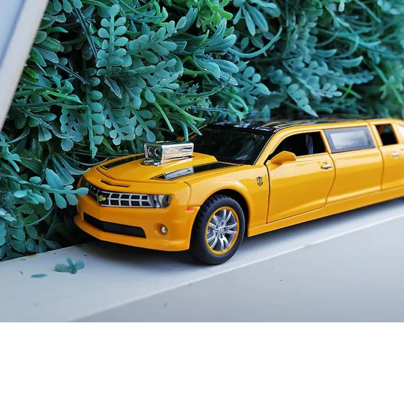 Bumblebee Расширенный выпуск 1/32 литья под давлением сплава Модель автомобиля Acousto optic