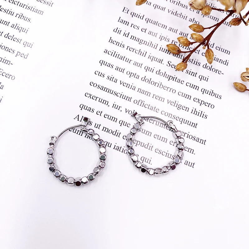 

2021 Vintage Gold Color Metal Ball Hoop Earrings Korean Style Hollow Out Statement Earrings for Women Fashion Party Jewelry