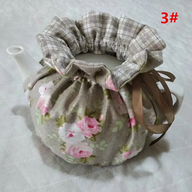 Кофейная сетка кофейного цвета с принтом домашний чайник сохраняет тепло