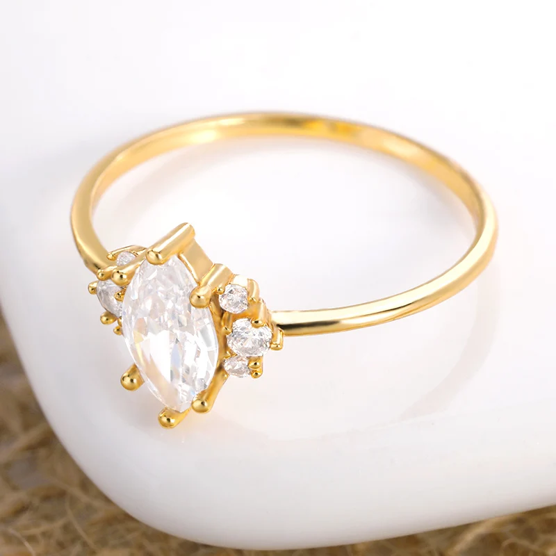 

New Korea Rhombus Big Zircon Broken Diamond Ring For Woman Man Finger Rings Party Wedding Women Jewelry Gift 2021 Trend